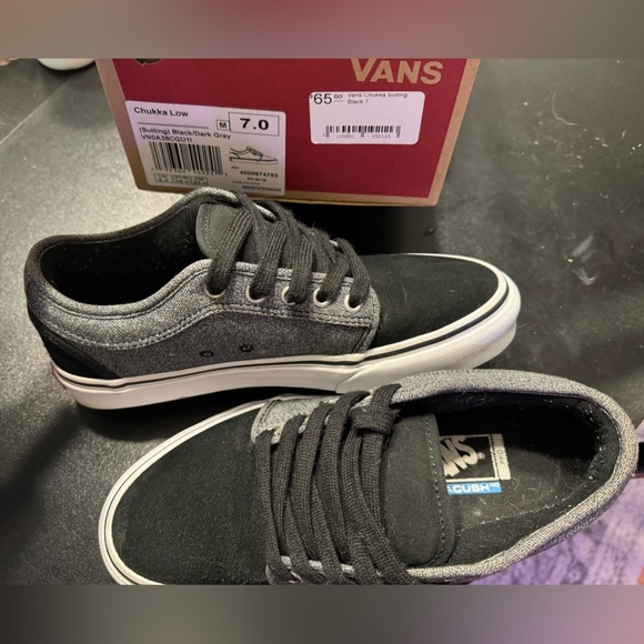 Lightly worn vans extra cush - Picture 3 of 3